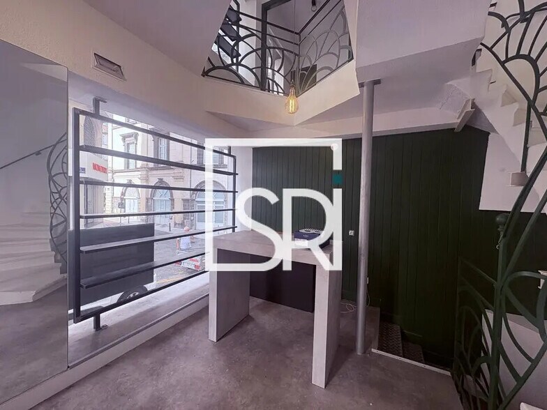 Retail in Clermont-Ferrand for lease - Building Photo - Image 3 of 10