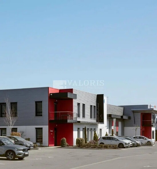 Flex in Saint-Priest for lease - Building Photo - Image 2 of 6