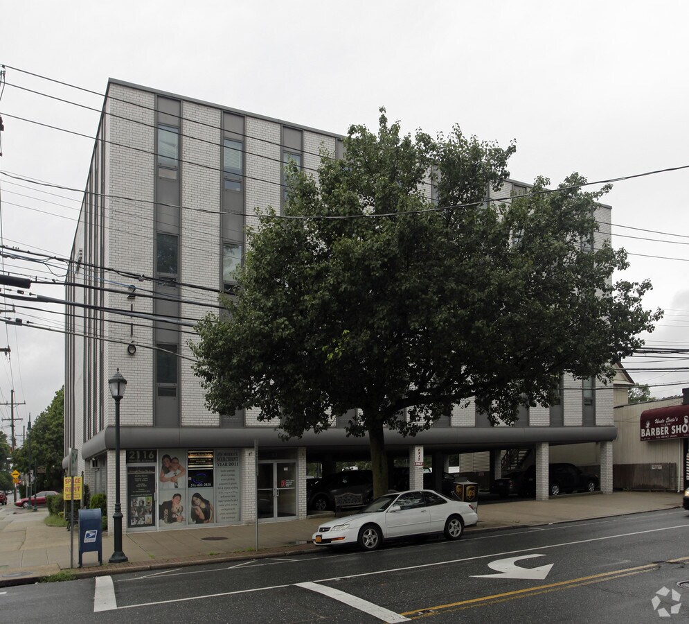 2116 Merrick Ave, Merrick, NY 11566