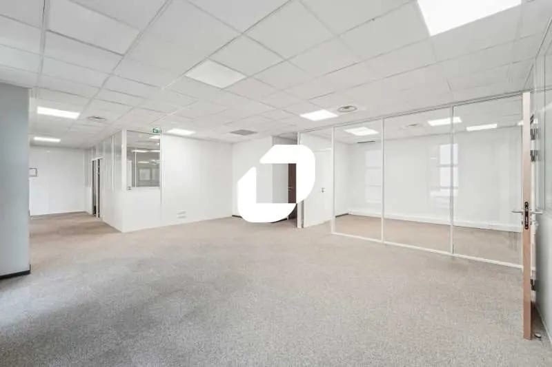 Office in Montpellier for lease Interior Photo- Image 1 of 16
