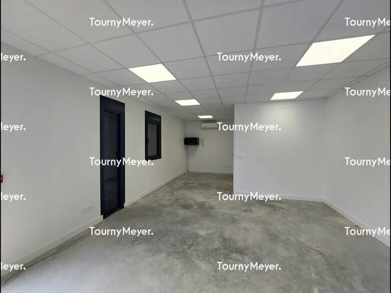 Flex in Sainte-Foy-d'Aigrefeuille for lease - Interior Photo - Image 3 of 7