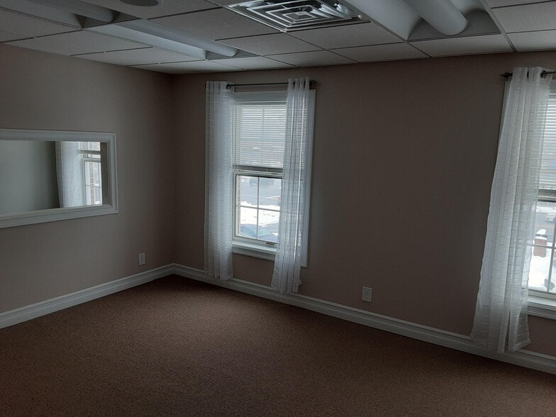 1438 Som Center Rd, Cleveland, OH for lease - Building Photo - Image 3 of 14