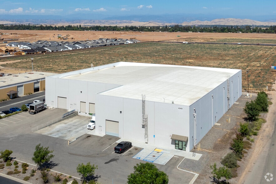 40491 Brickyard Dr, Madera, CA for lease - Aerial - Image 3 of 4
