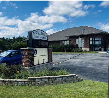 26422 Oakridge Dr, Waterford, WI for sale - Building Photo - Image 2 of 6