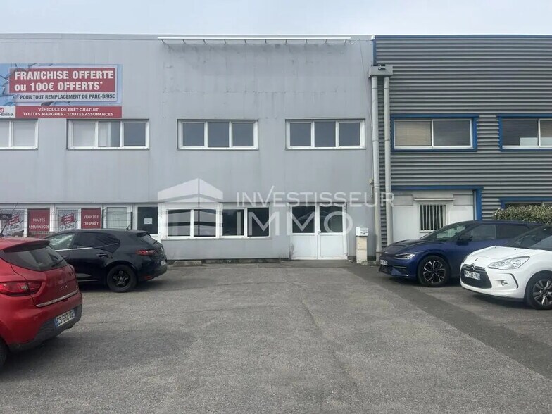 Industrial in SAINT-OUEN-L'AUMONE for lease - Building Photo - Image 1 of 5