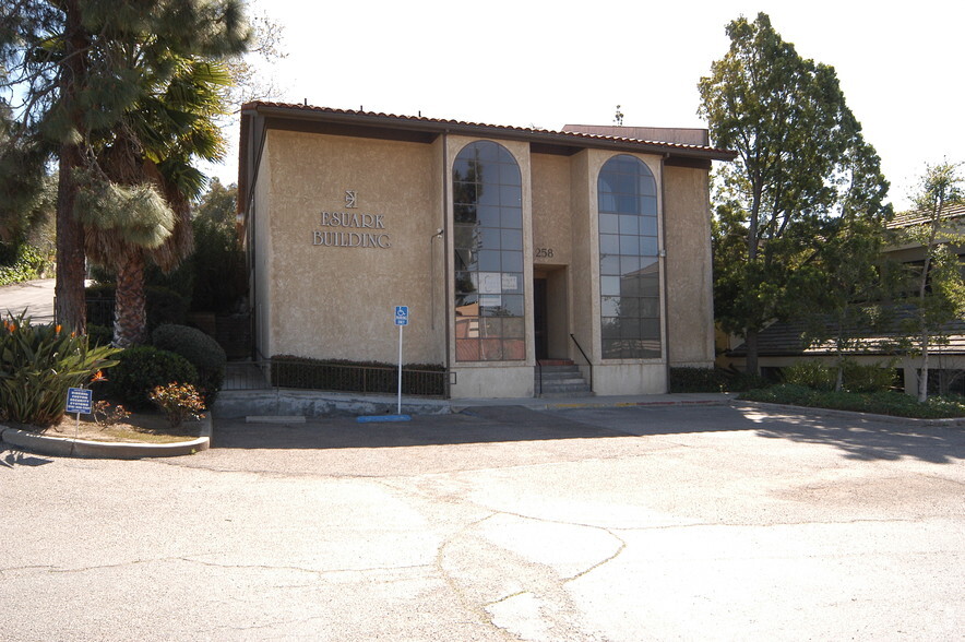 258 Lombard St, Thousand Oaks, CA for lease - Building Photo - Image 2 of 9