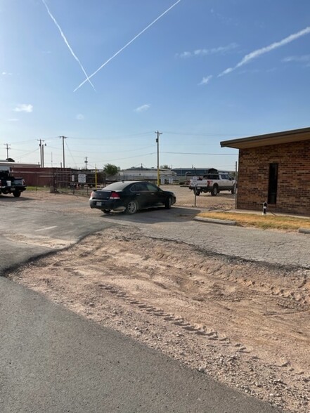 2809 West County Road 111, Midland, TX 79706 - Industrial for Lease ...