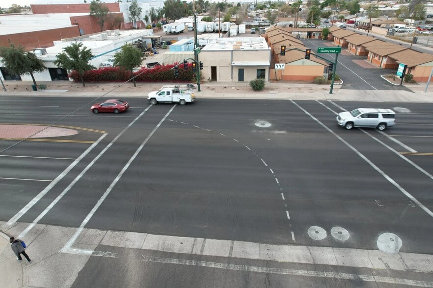 112 S Country Club Dr, Mesa, AZ for lease - Building Photo - Image 2 of 11