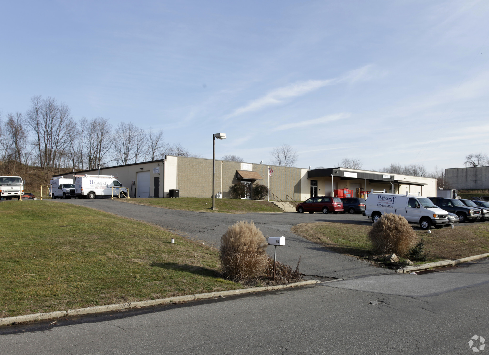 3 Mt Pleasant Dr, Aston, PA for lease Primary Photo- Image 1 of 4