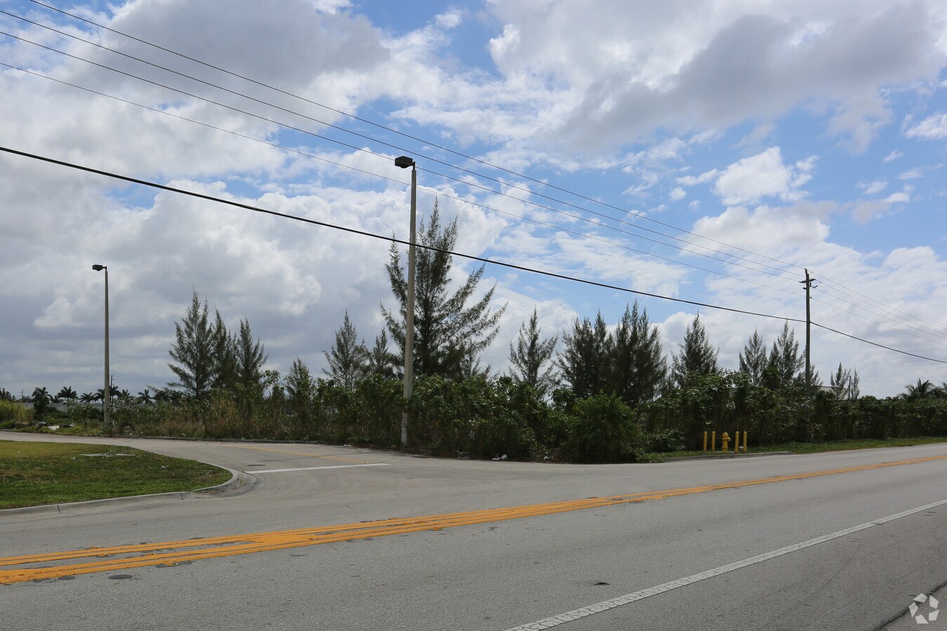 13391 W Okeechobee Rd, Hialeah Gardens, FL 33018