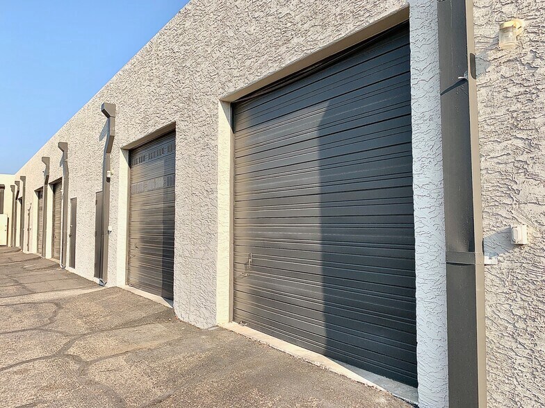 7735 E Gelding Dr, Scottsdale, AZ for lease - Building Photo - Image 3 of 10