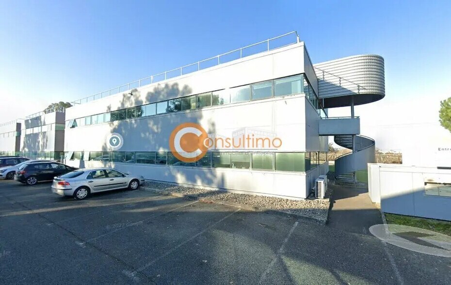 Office in Pessac for lease - Building Photo - Image 3 of 8
