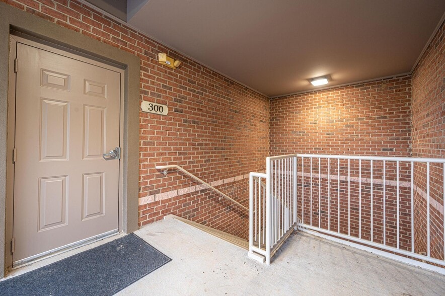 274 N Nc-16 Hwy, Denver, NC for lease - Building Photo - Image 3 of 4