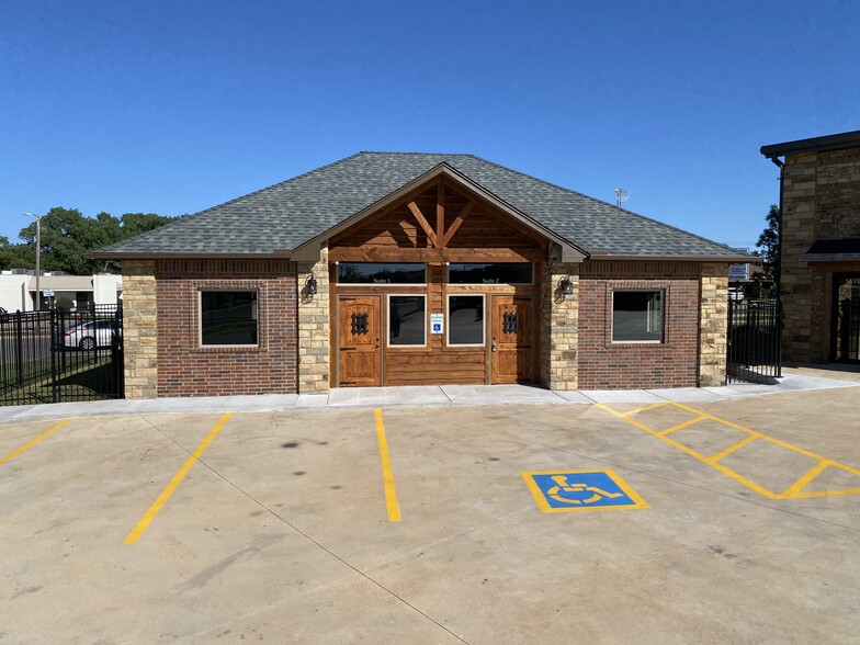 7800 NW 94th, Oklahoma City, OK for lease - Building Photo - Image 1 of 16