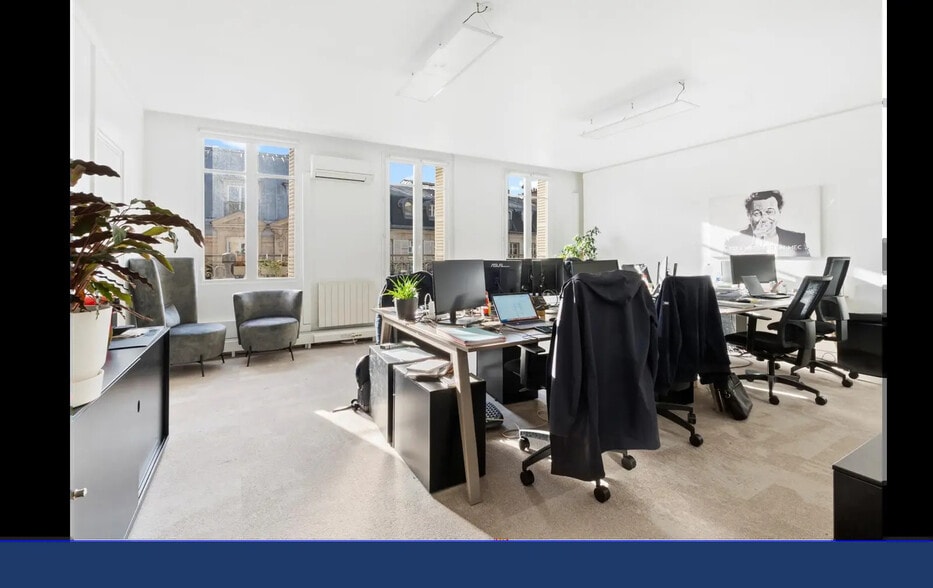 Office in Paris for lease - Interior Photo - Image 1 of 6