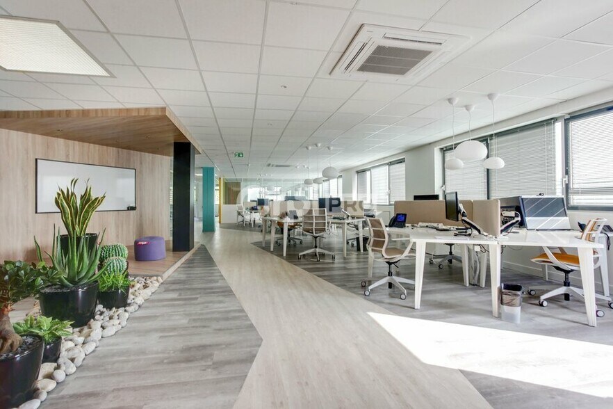 Office in Jurançon for lease - Interior Photo - Image 2 of 6