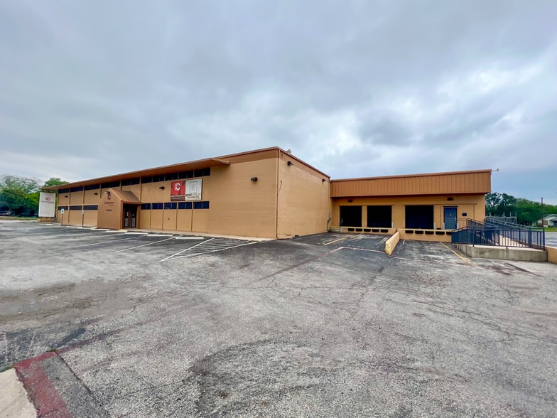 711 Culebra Rd, San Antonio, TX for lease - Building Photo - Image 1 of 29
