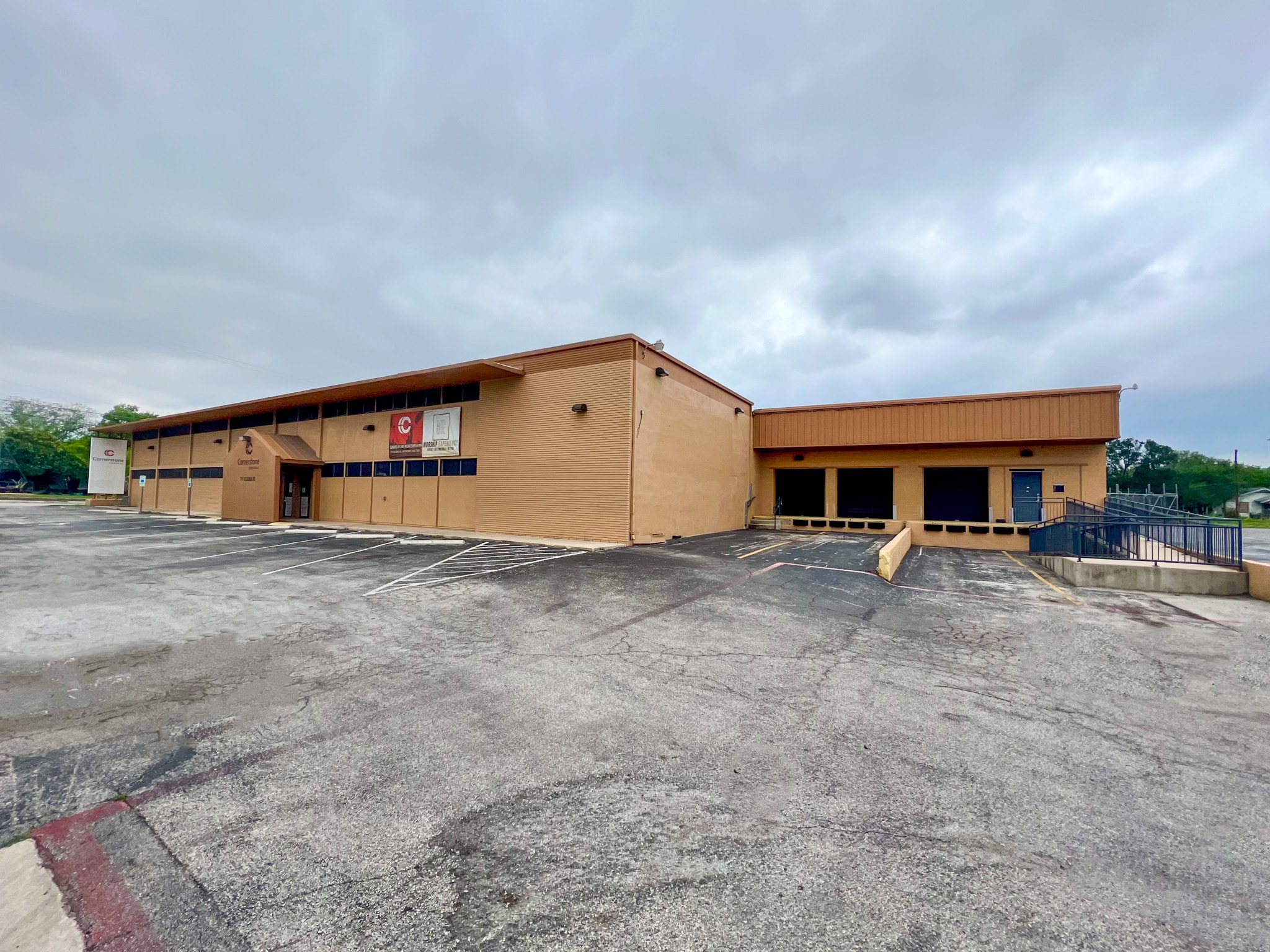 711 Culebra Rd, San Antonio, TX for lease Building Photo- Image 1 of 30