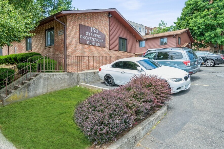 153 Stevens Ave, Mount Vernon, NY for sale - Building Photo - Image 1 of 1