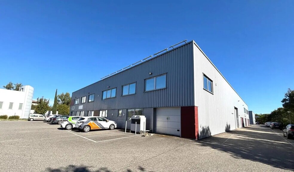 Flex in Toulouse for sale - Building Photo - Image 2 of 12