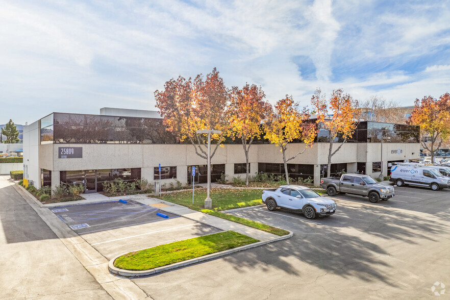 25809 Business Center Dr, Redlands, CA for lease - Building Photo - Image 1 of 8