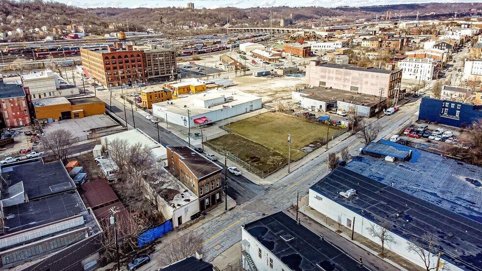 2647 Colerain Ave, Cincinnati, OH for sale - Building Photo - Image 1 of 1