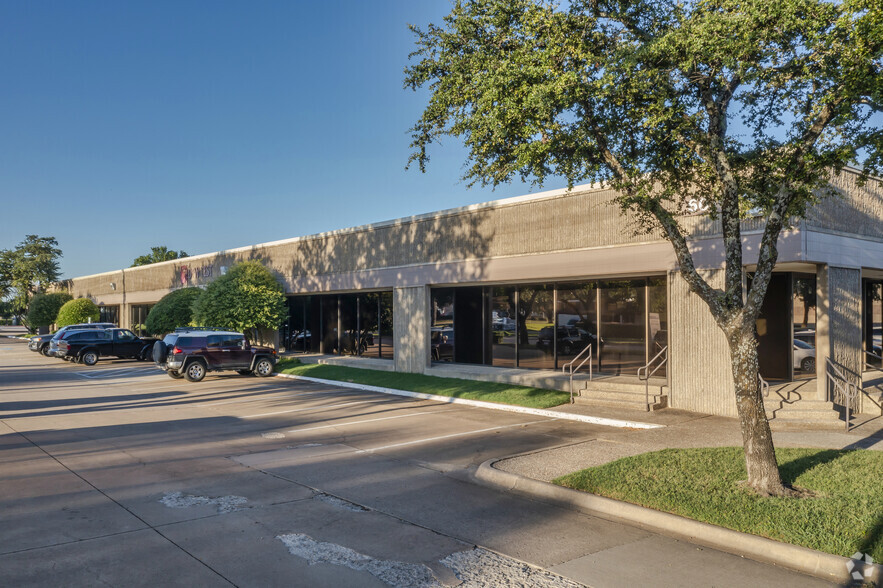 640 International Pkwy, Richardson, TX for lease - Building Photo - Image 1 of 24