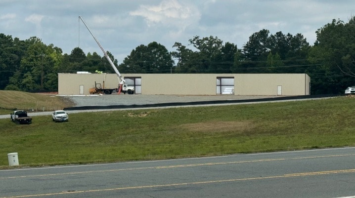 160 Greenwood Dr, Burlington, NC for lease Primary Photo- Image 1 of 2
