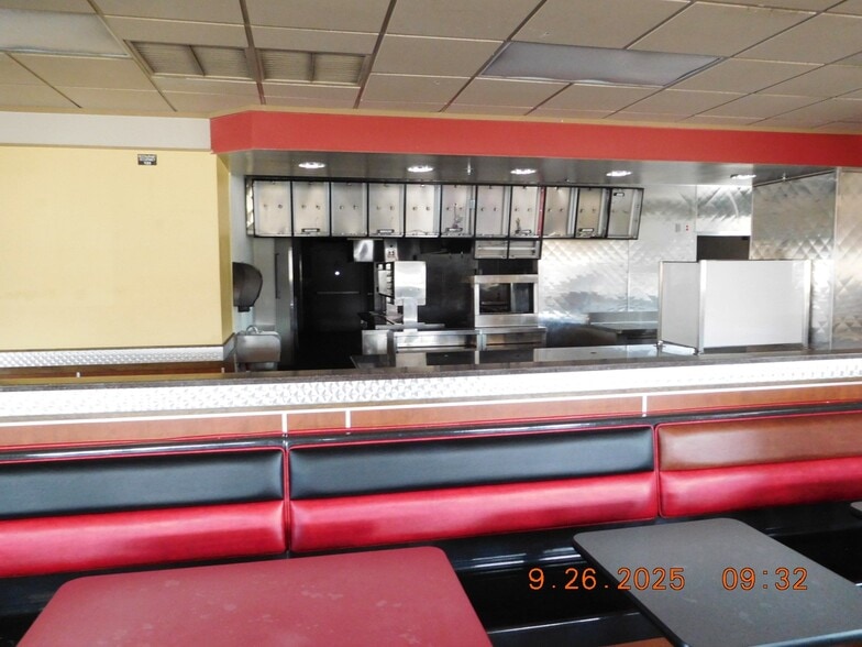 8660 W Warm Springs Rd, Las Vegas, NV for sale - Building Photo - Image 3 of 12