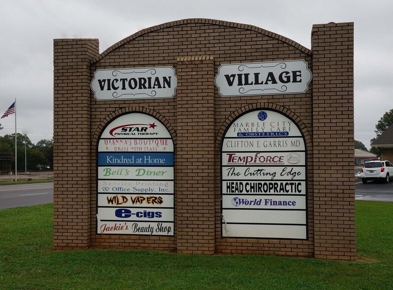 1011-1025 W Fort Williams St, Sylacauga, AL for lease - Building Photo - Image 1 of 30