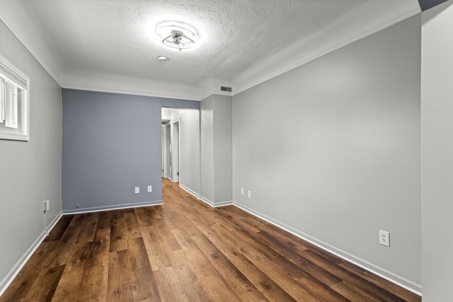 5920 Chase Rd, Dearborn, MI for lease - Building Photo - Image 3 of 34