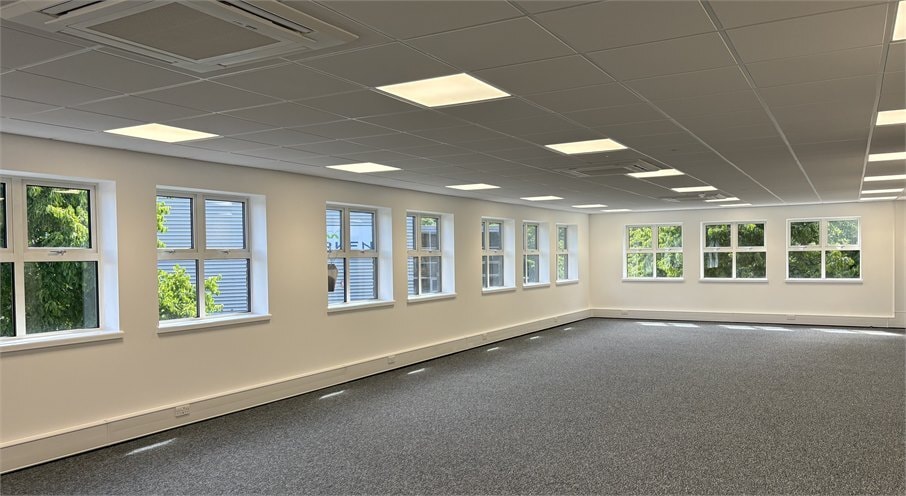 649 River Gdns, Feltham for lease Interior Photo- Image 1 of 1