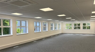 649 River Gdns, Feltham for lease Interior Photo- Image 1 of 1