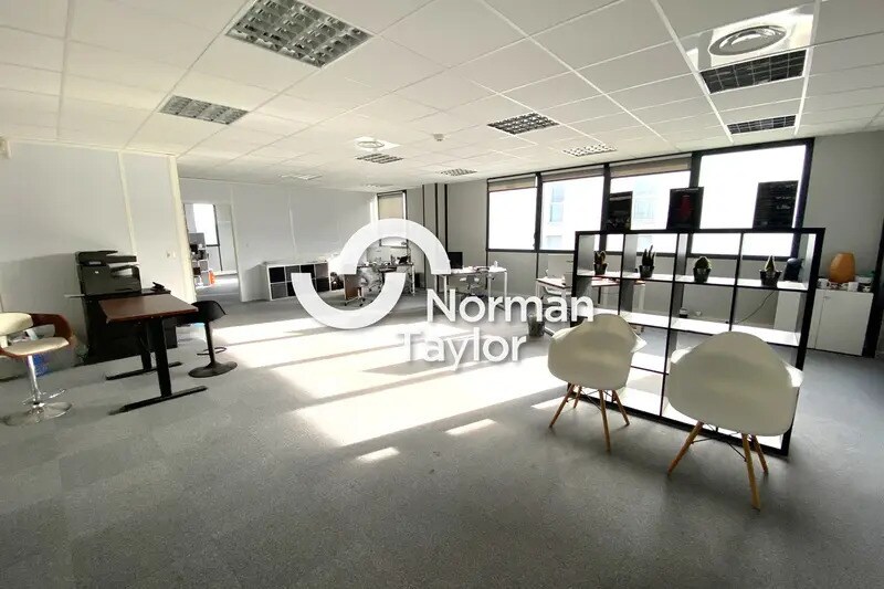 Office in Grabels for sale Primary Photo- Image 1 of 9