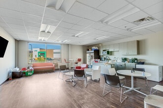 1963 Jesse Jewell Pkwy NE, Gainesville, GA for sale Interior Photo- Image 1 of 9