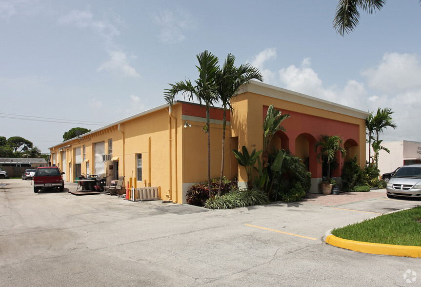 140 NW 11th St, Boca Raton, FL for lease - Building Photo - Image 2 of 2