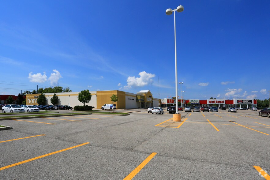 42 Caplan Ave, Barrie, ON for lease - Building Photo - Image 2 of 4