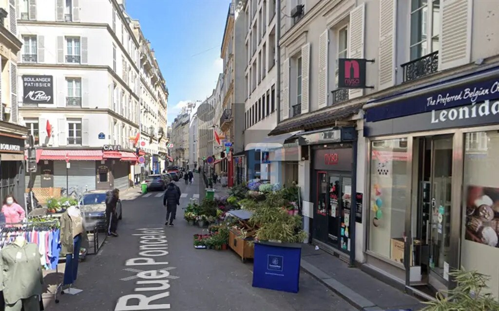 Retail in Paris for lease Building Photo- Image 1 of 5