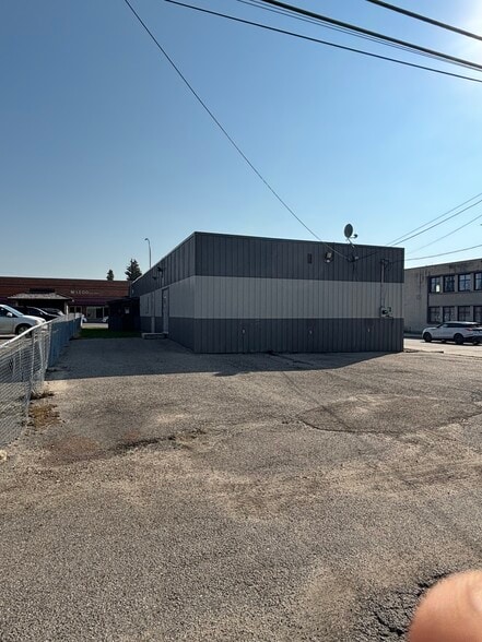 502 50 St, Edson, AB for sale - Building Photo - Image 3 of 9