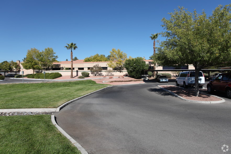 6000 W Rochelle Ave, Las Vegas, NV for lease - Primary Photo - Image 1 of 2