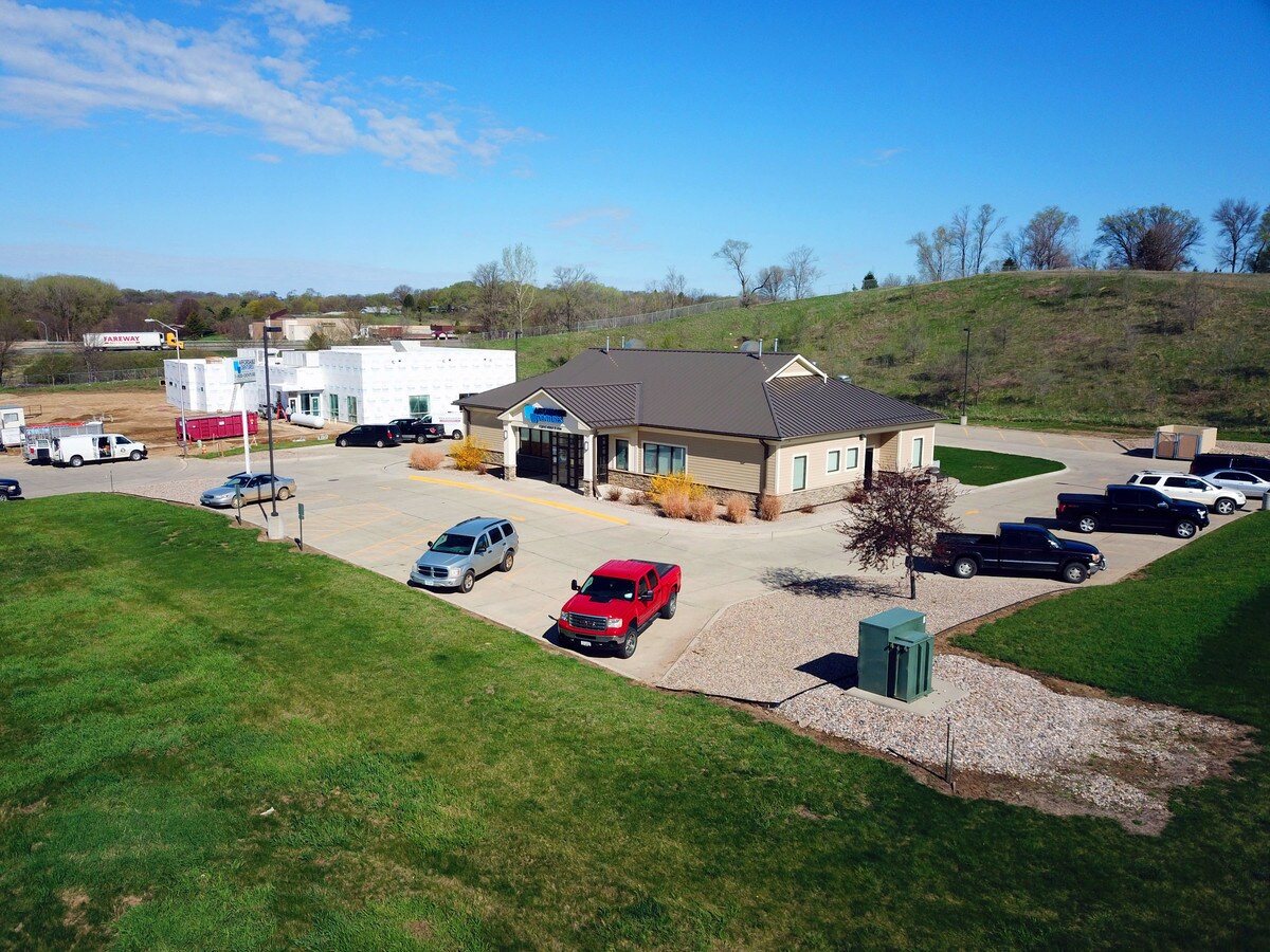 3110 Sunnybrook Ct, Sioux City, IA 51106