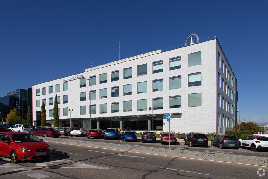 Avenida De Bruselas, 30, Alcobendas, Madrid for lease - Building Photo - Image 2 of 2