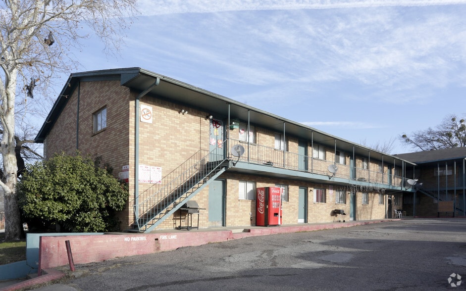 308 E 8th St, Dallas, TX for sale - Primary Photo - Image 1 of 5