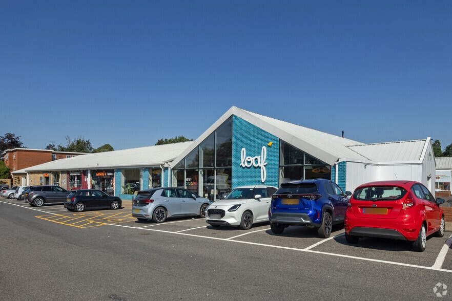 North Orbital Rd, St Albans for sale - Primary Photo - Image 1 of 4