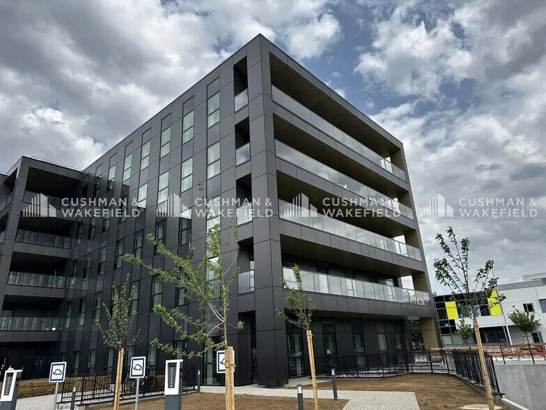 Office in Schiltigheim for lease - Building Photo - Image 1 of 10