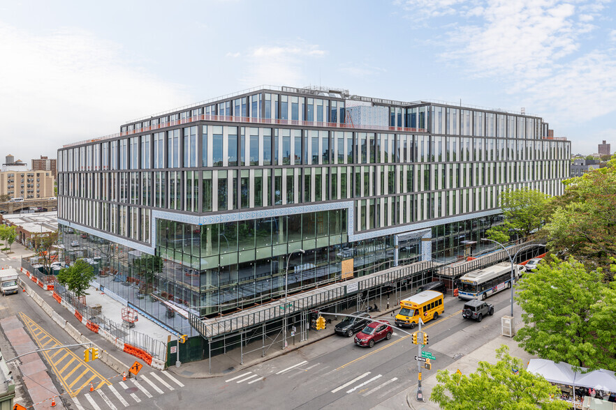 2440 Fulton St, Brooklyn, NY for lease - Building Photo - Image 1 of 11