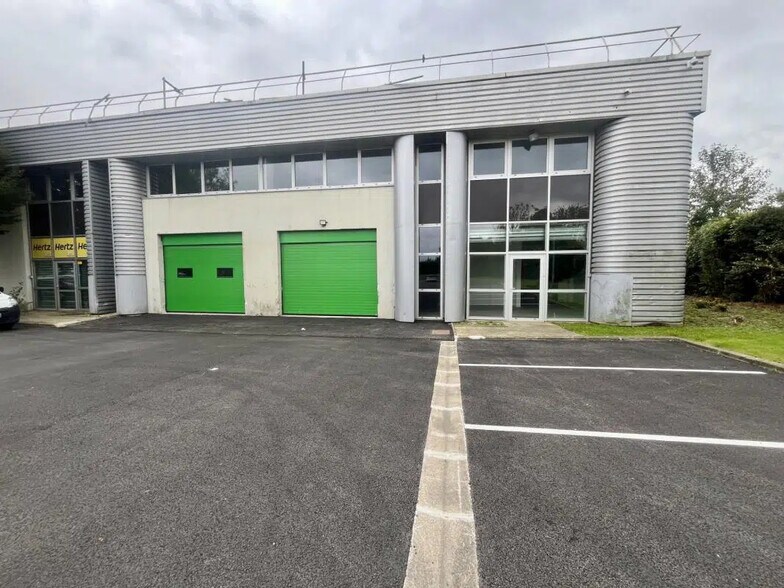 Industrial in Tremblay-en-France for lease - Building Photo - Image 3 of 31