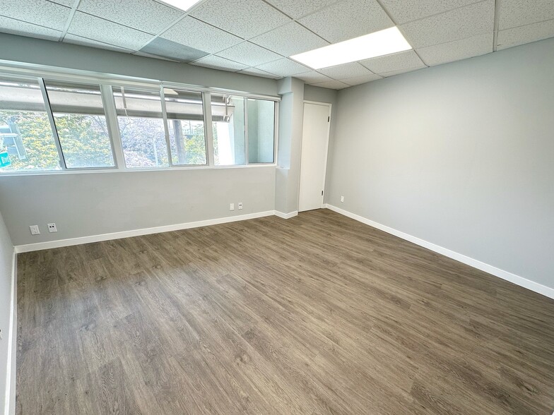 291 S La Cienega Blvd, Beverly Hills, CA for lease - Interior Photo - Image 3 of 7