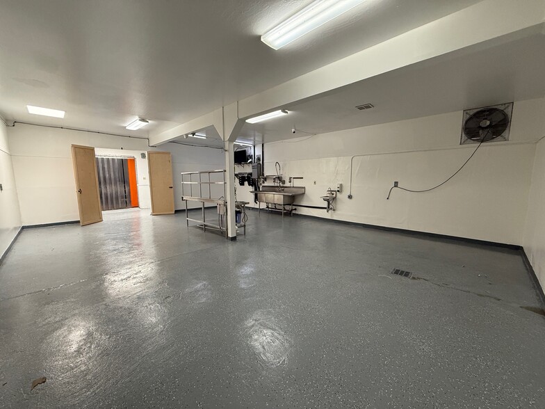 890 7th Ave, San Bruno, CA for lease - Building Photo - Image 3 of 5