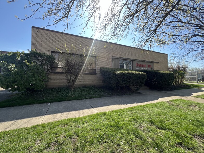 5447 N Wolcott Ave, Chicago, IL for lease - Building Photo - Image 3 of 6